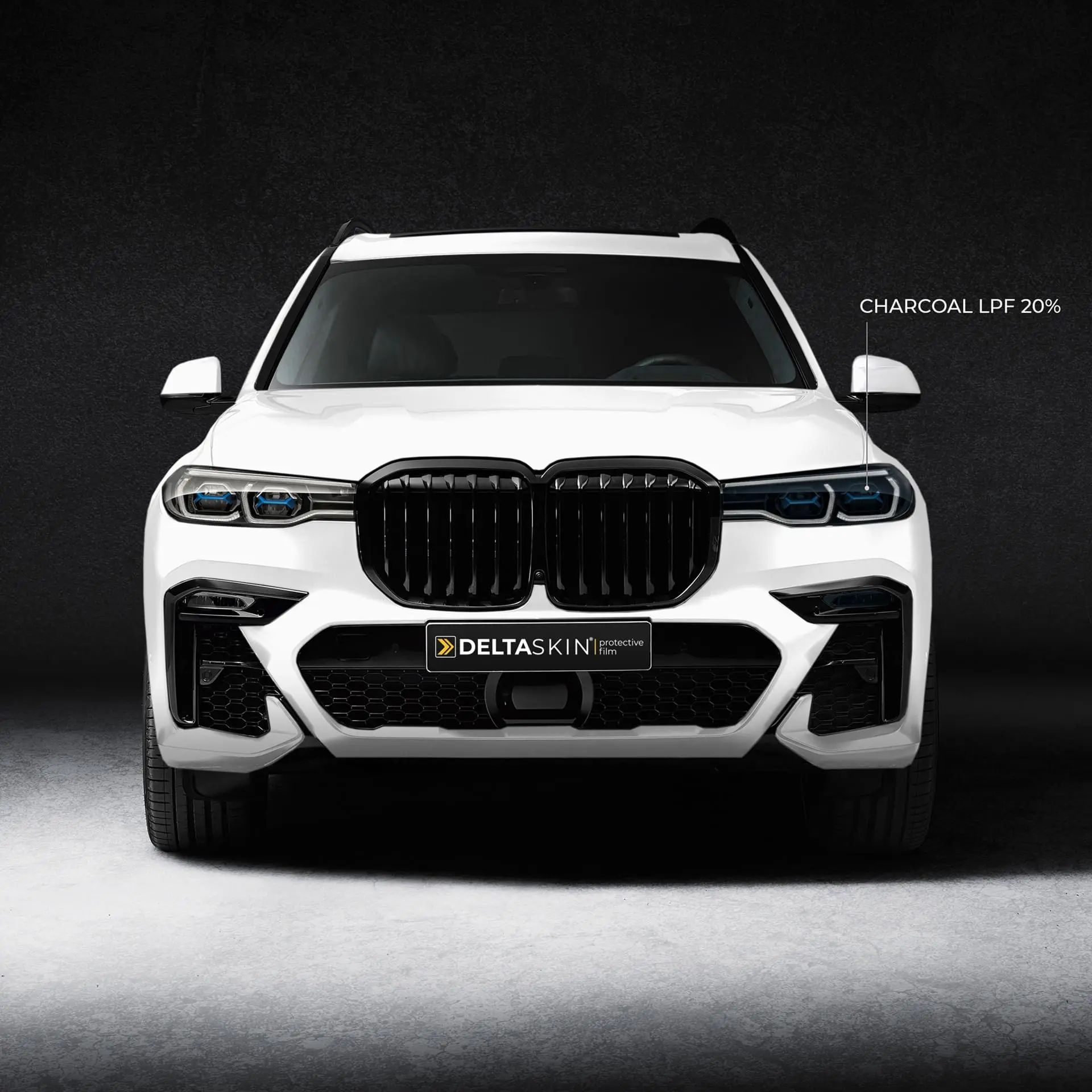 Защитная тонировка DELTASKIN CHARCOAL LPF TOP TPU на передних фарах авто Защитная тонировка DELTASKIN CHARCOAL LPF TOP TPU на передних фарах авто